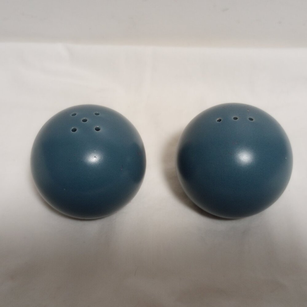 Vintage 80s Sasaki Colorstone Matte Blue Gray Stoneware Salt & Pepper Shakers